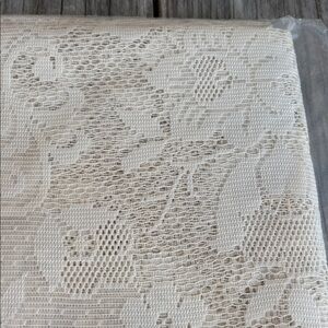 Nottingham lace tablecloth champagne color floral pattern scalloped edge new